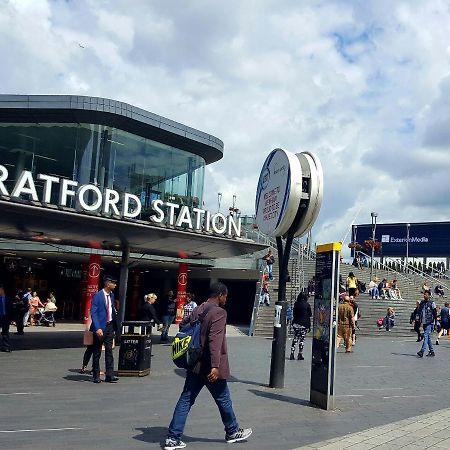 The Heart Of Stratford..! Hotel ลอนดอน ภายนอก รูปภาพ